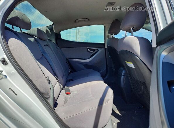 5NPDH4AE9GH746469 2016 HYUNDAI ELANTRA Silver Rear seats view