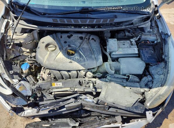 5NPDH4AE9GH746469 2016 HYUNDAI ELANTRA Silver Rear interior view
