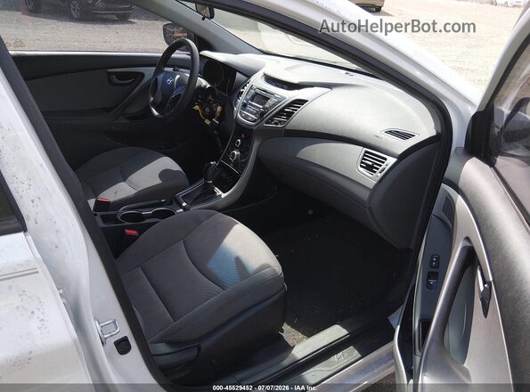 5NPDH4AE9GH765863 2016 HYUNDAI ELANTRA White Вид салону спереду