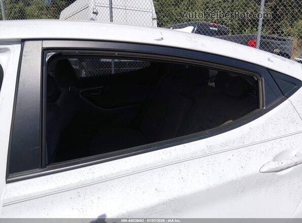 5NPDH4AE9GH765863 2016 HYUNDAI ELANTRA White 