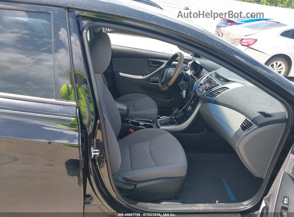 5NPDH4AEXGH668526 2016 HYUNDAI ELANTRA Черный Вид салона спереди