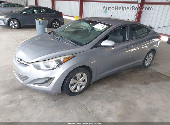 5NPDH4AEXGH672995 2016 HYUNDAI ELANTRA Silver Vista tres cuartos delantera izquierda