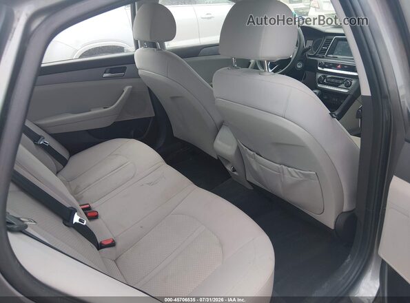 5NPE24AA4JH719447 2018 HYUNDAI SONATA Gray Вид наклейки з VIN-кодом