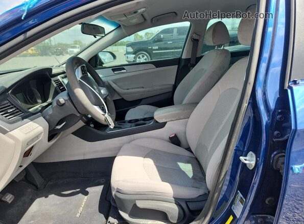 5NPE24AA8JH721024 2018 HYUNDAI SONATA Blue Widok wnętrza z przodu