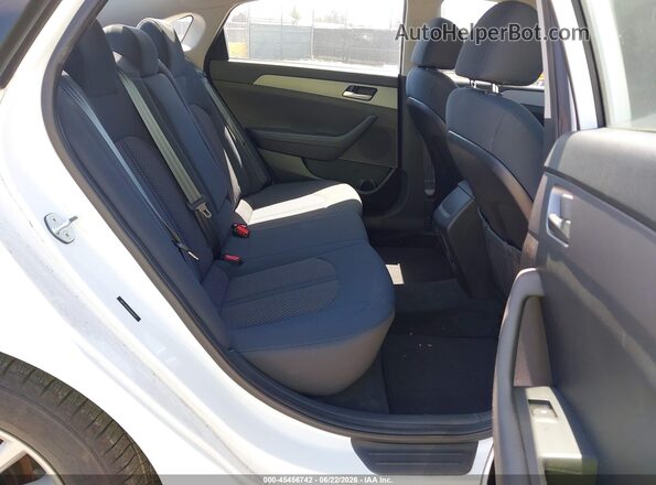 5NPE24AA9JH682833 2018 HYUNDAI SONATA White Вид наклейки з VIN-кодом