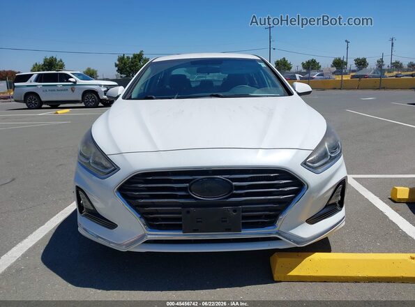 5NPE24AA9JH682833 2018 HYUNDAI SONATA White Вид задньої частини салону