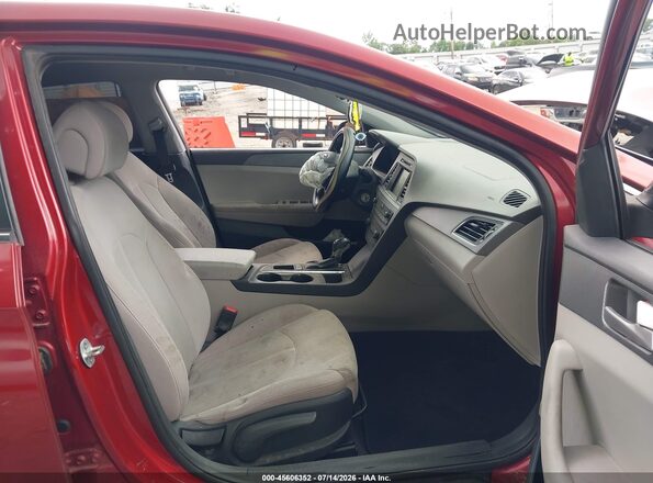 5NPE24AF0GH285290 2016 HYUNDAI SONATA Красный Вид салона спереди