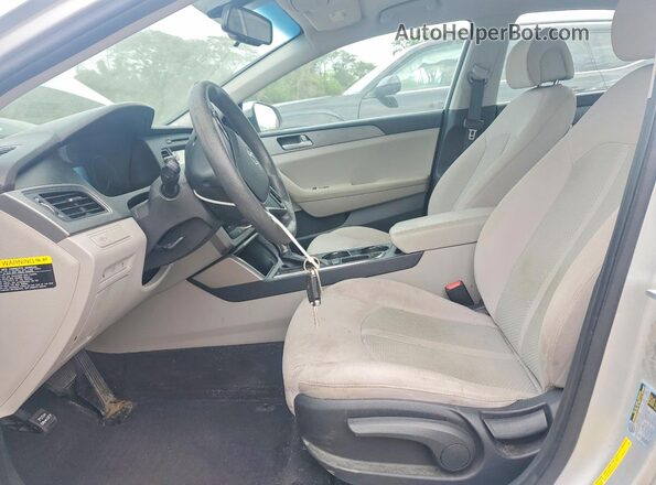 5NPE24AF0GH362868 2016 HYUNDAI SONATA Silver Widok wnętrza z przodu