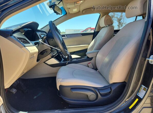 5NPE24AF0GH378794 2016 HYUNDAI SONATA Черный Вид салона спереди