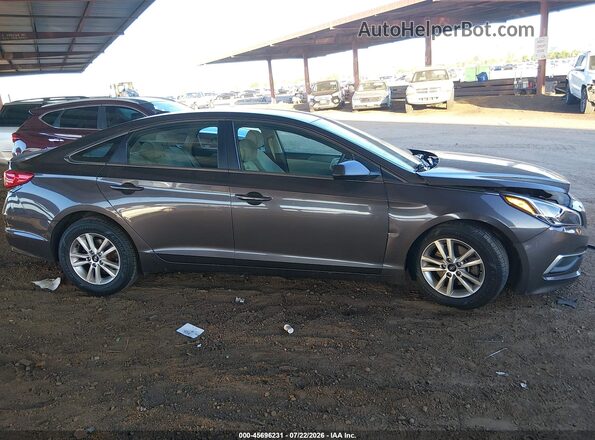 5NPE24AF0HH538190 2017 HYUNDAI SONATA Brown Widok wnętrza z tyłu