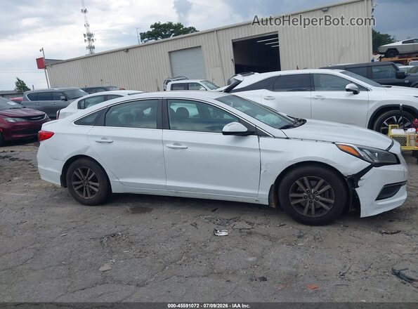 5NPE24AF0HH553773 2017 HYUNDAI SONATA White უკანა სალონის ხედი