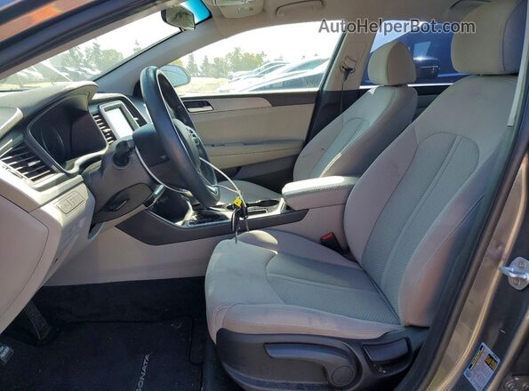 5NPE24AF0JH723443 2018 HYUNDAI SONATA Серый Вид салона спереди