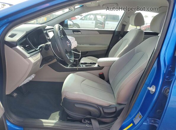 5NPE24AF0KH735318 2019 HYUNDAI SONATA Blue წინა სალონის ხედი