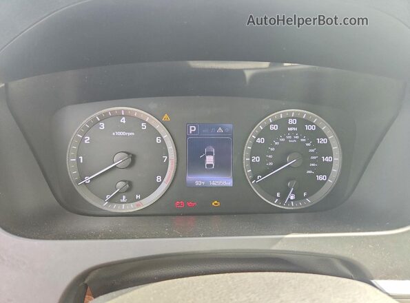 5NPE24AF1HH522614 2017 HYUNDAI SONATA Red Вид щитка приладів