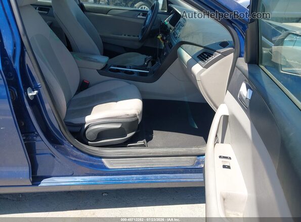 5NPE24AF1HH543219 2017 HYUNDAI SONATA Blue Vista interior delantera
