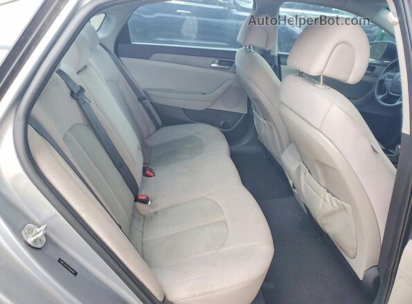 5NPE24AF1HH560490 2017 HYUNDAI SONATA Silver Rear seats view