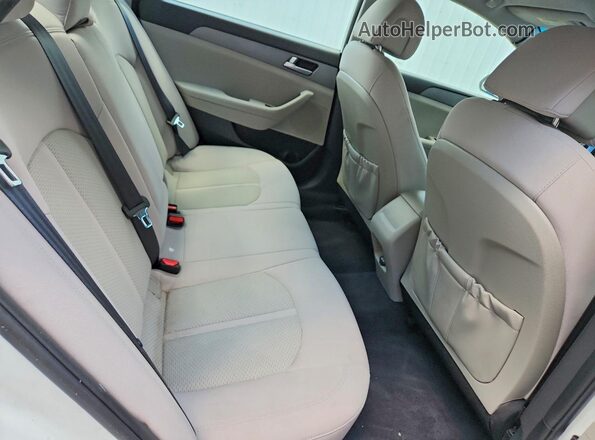 5NPE24AF1HH572087 2017 HYUNDAI SONATA White უკანა სავარძლების ხედი