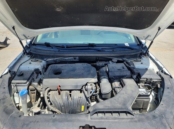 5NPE24AF1JH647215 2018 HYUNDAI SONATA White Vista interior trasera