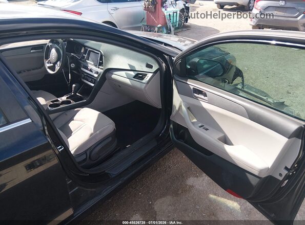 5NPE24AF1JH664306 2018 HYUNDAI SONATA Black Սալոնի դիմացի տեսք