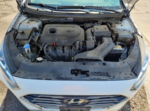 5NPE24AF1JH685155 2018 HYUNDAI SONATA White Вид задньої частини салону