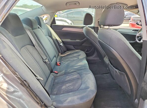 5NPE24AF1KH807028 2019 HYUNDAI SONATA Gray Widok tylnych siedzeń