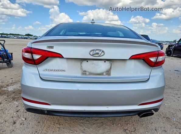 5NPE24AF2HH502792 2017 HYUNDAI SONATA Silver Вид ззаду