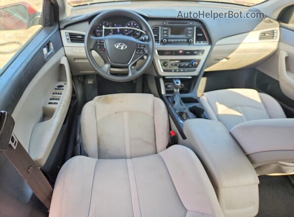 5NPE24AF2HH516322 2017 HYUNDAI SONATA Красный Вид панели приборов