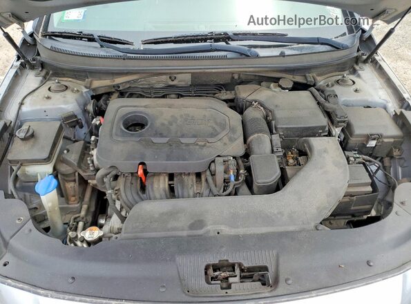 5NPE24AF2HH549322 2017 HYUNDAI SONATA Gray Rear interior view