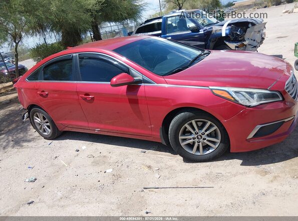 5NPE24AF2HH562832 2017 HYUNDAI SONATA Red Вид щитка приладів