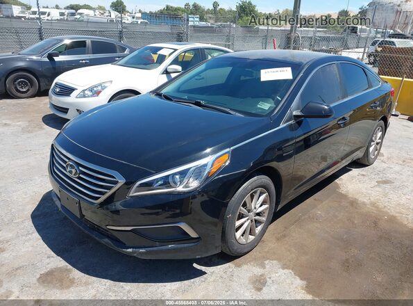 5NPE24AF2HH578111 2017 HYUNDAI SONATA Black Przód lewy