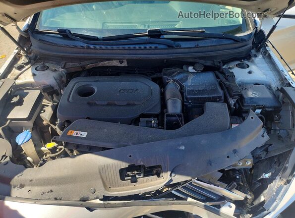 5NPE24AF2HH585219 2017 HYUNDAI SONATA Silver Widok wnętrza z tyłu