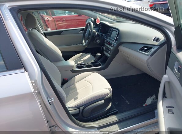 5NPE24AF2JH712069 2018 HYUNDAI SONATA Silver Vista interior delantera