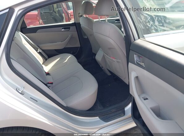 5NPE24AF2JH712069 2018 HYUNDAI SONATA Silver Vista de la etiqueta del VIN