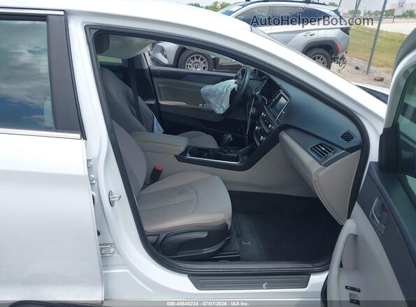 5NPE24AF2KH763962 2019 HYUNDAI SONATA White Front interior view
