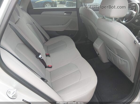 5NPE24AF2KH783063 2019 HYUNDAI SONATA Silver VIN კოდის სტიკერის ხედი