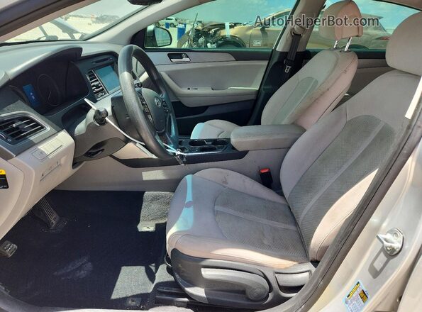 5NPE24AF3GH305418 2016 HYUNDAI SONATA Silver Front interior view