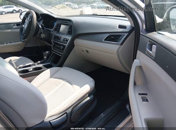 5NPE24AF3GH378319 2016 HYUNDAI SONATA Silver Вид салону спереду