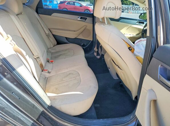 5NPE24AF3HH451402 2017 HYUNDAI SONATA Charcoal Vista de los asientos traseros
