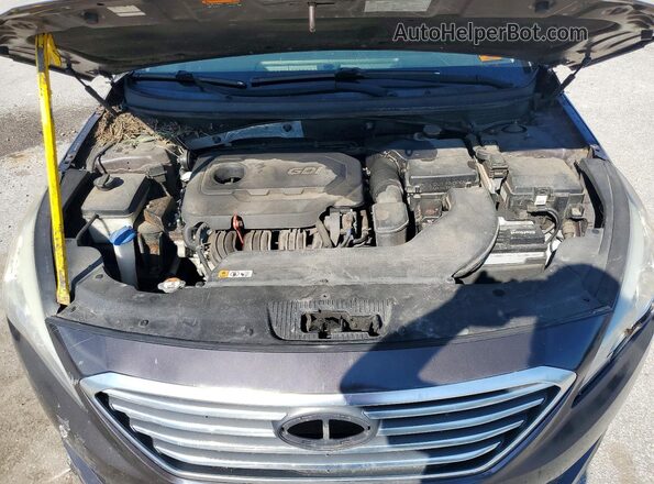 5NPE24AF3HH451402 2017 HYUNDAI SONATA Charcoal Vista interior trasera