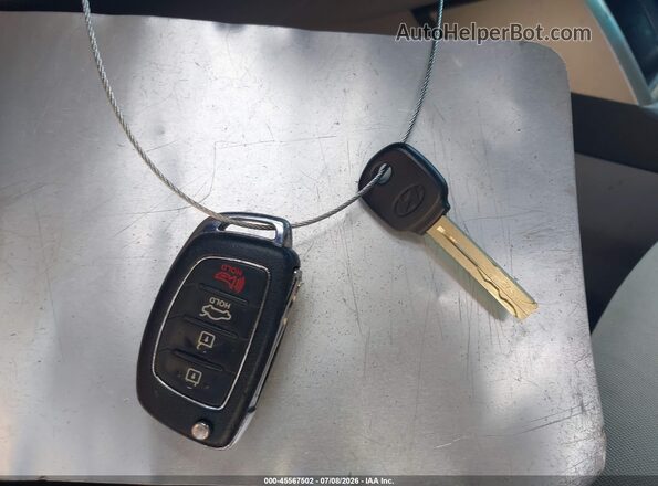 5NPE24AF3HH495724 2017 HYUNDAI SONATA Синий Вид панели приборов