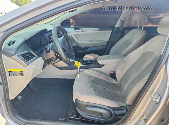 5NPE24AF3HH497019 2017 HYUNDAI SONATA Silver Front interior view