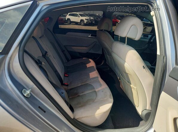 5NPE24AF3HH497019 2017 HYUNDAI SONATA Silver Rear seats view