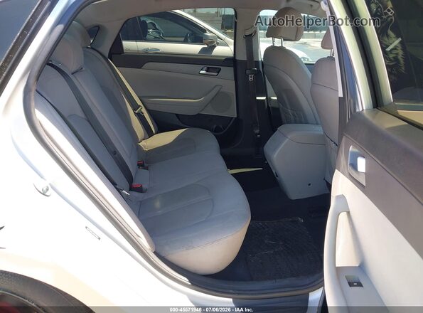 5NPE24AF3HH576934 2017 HYUNDAI SONATA Silver VIN კოდის სტიკერის ხედი