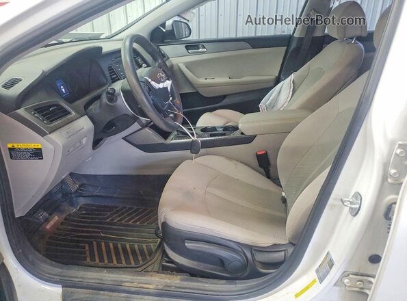 5NPE24AF3HH581180 2017 HYUNDAI SONATA White წინა სალონის ხედი