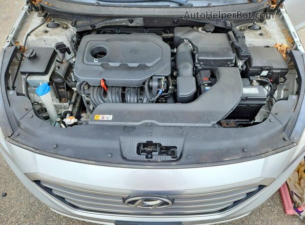 5NPE24AF3HH581941 2017 HYUNDAI SONATA Silver Rear interior view