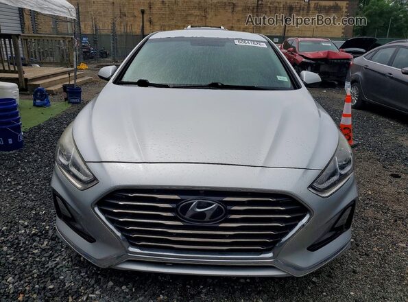 5NPE24AF3JH679163 2018 HYUNDAI SONATA Silver Front view