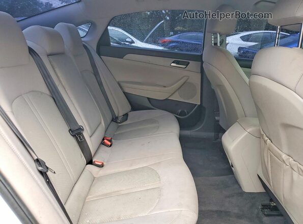 5NPE24AF3JH679163 2018 HYUNDAI SONATA Silver Rear seats view