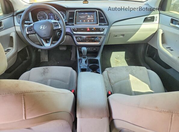 5NPE24AF3JH694746 2018 HYUNDAI SONATA Silver Вид панелі приладів