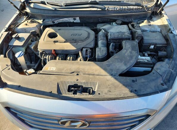 5NPE24AF4GH374747 2016 HYUNDAI SONATA Silver Սալոնի հետևի տեսք