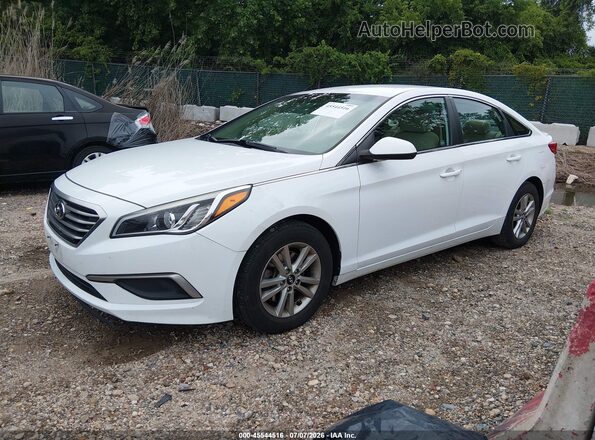 5NPE24AF4HH473912 2017 HYUNDAI SONATA White წინა მარცხენა ხედი სამი მეოთხედიდან